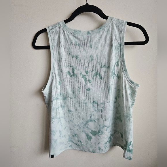 Lululemon Train To Be Tank Top in Rainstripe Sheer Cloud Wash Rainforest Green - Picture 2 of 5